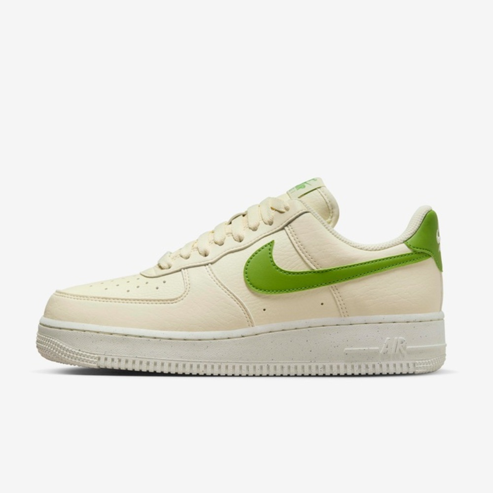 Women’s Nike Air Force 1 07 Next Nature Green